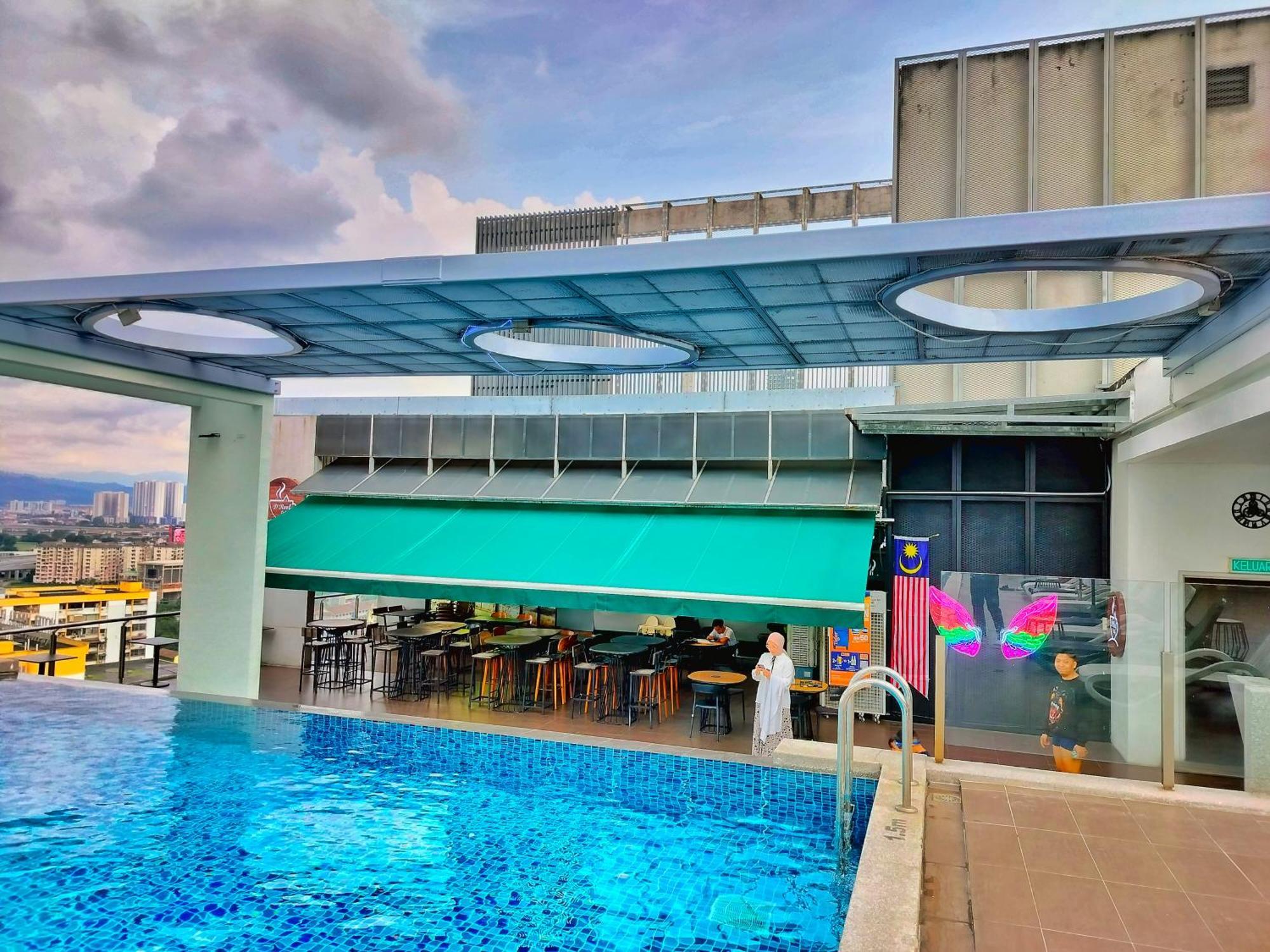 Lila D, Majestic Place *