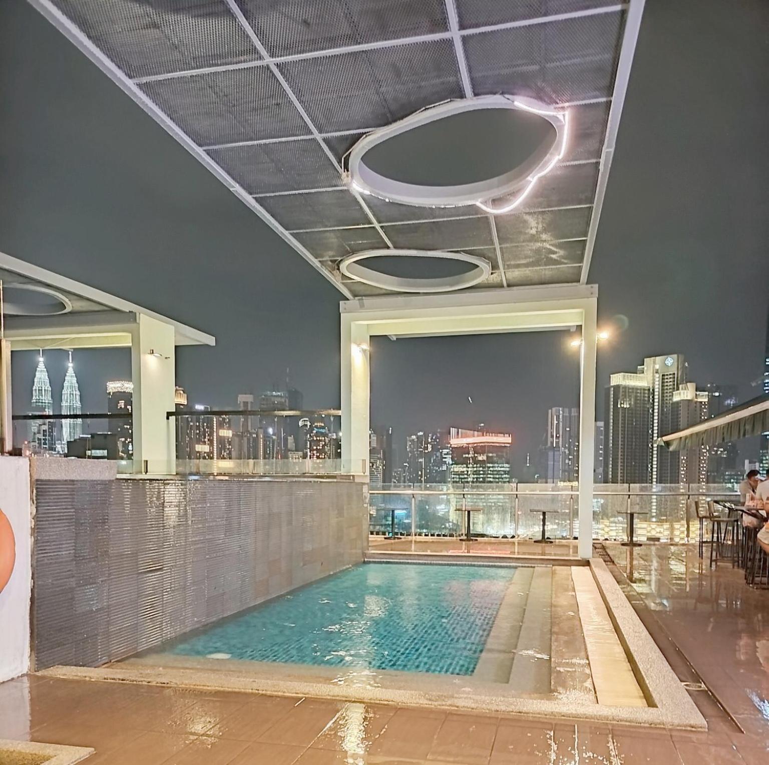 Lila D, Majestic Place Apartment