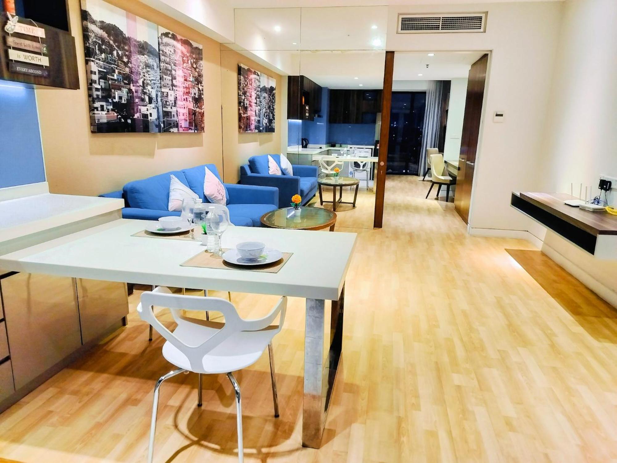 Lila D, Majestic Place Apartment